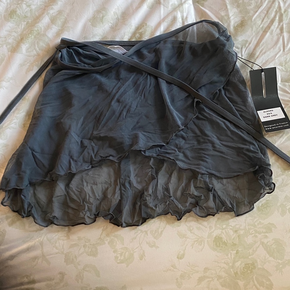 Wearmoi allegro wrap skirt xs/s